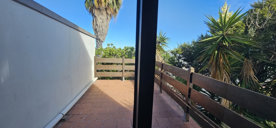 4 Bedroom Property for Sale in Middedorp Western Cape